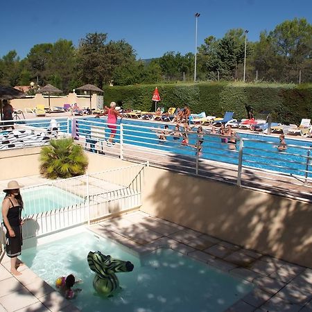 Camping Le Parc Hotel Saint-Paul-en-Forêt Exterior foto